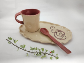 Conjunto Beje e vermelho xicrinha de café.png