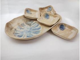 Petisqueira com folha costela de adão.png